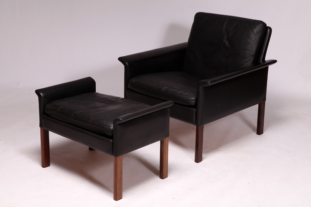 Model 500 easy chair with ottoman in rosewood by Hans Olsen