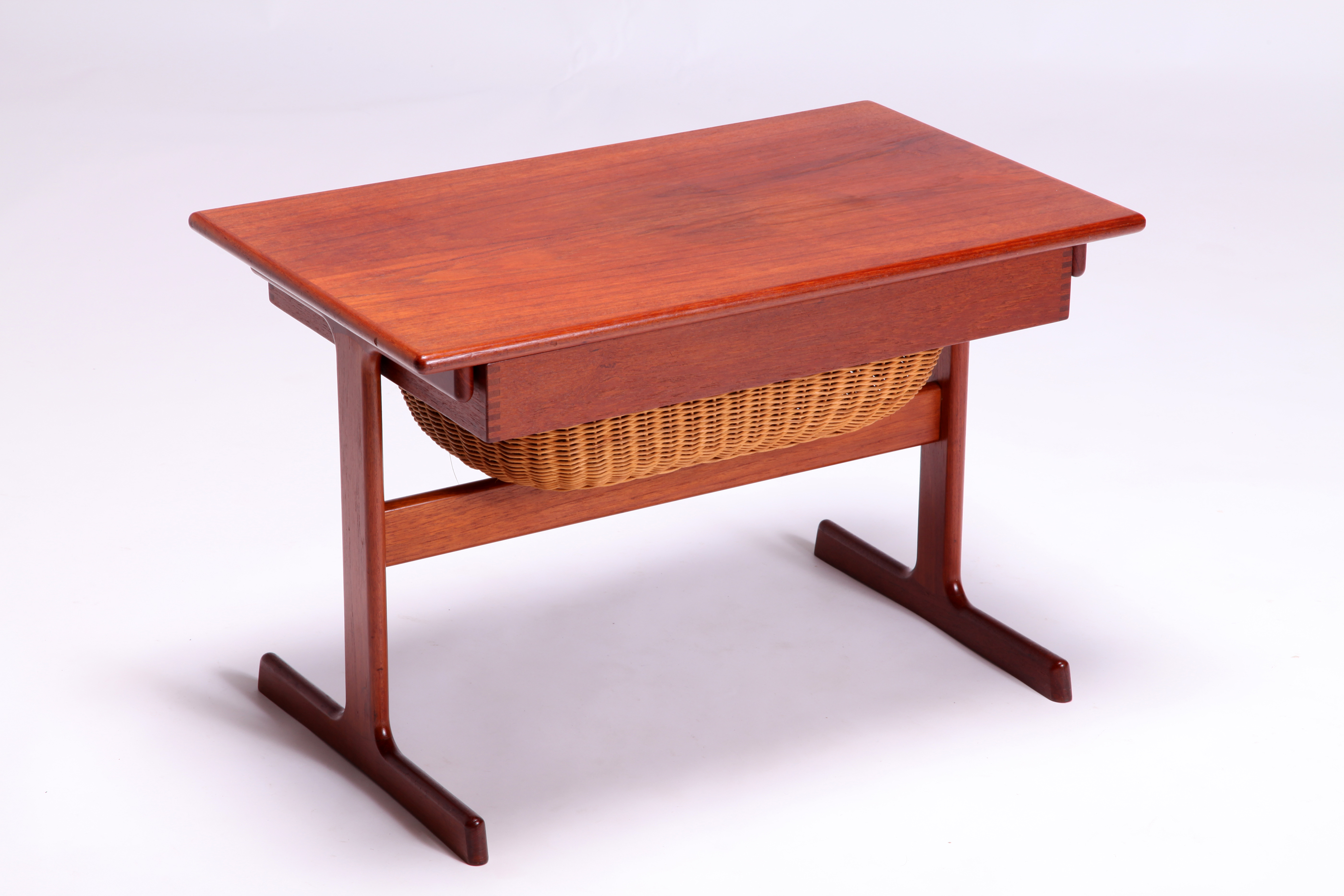 sewing table Kai Kristiansen カイ・クリスチャンセン | Swanky Systems