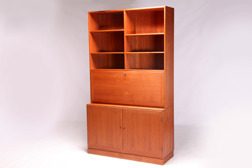 Bookshelf with desk by Poul Hundevad
