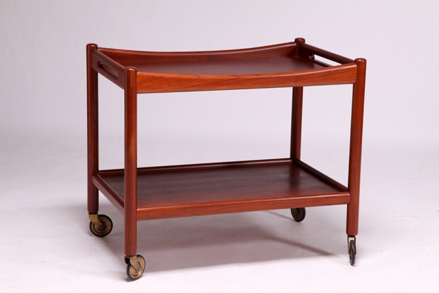 AT45 trolley in teak  by Hans J. Wegner