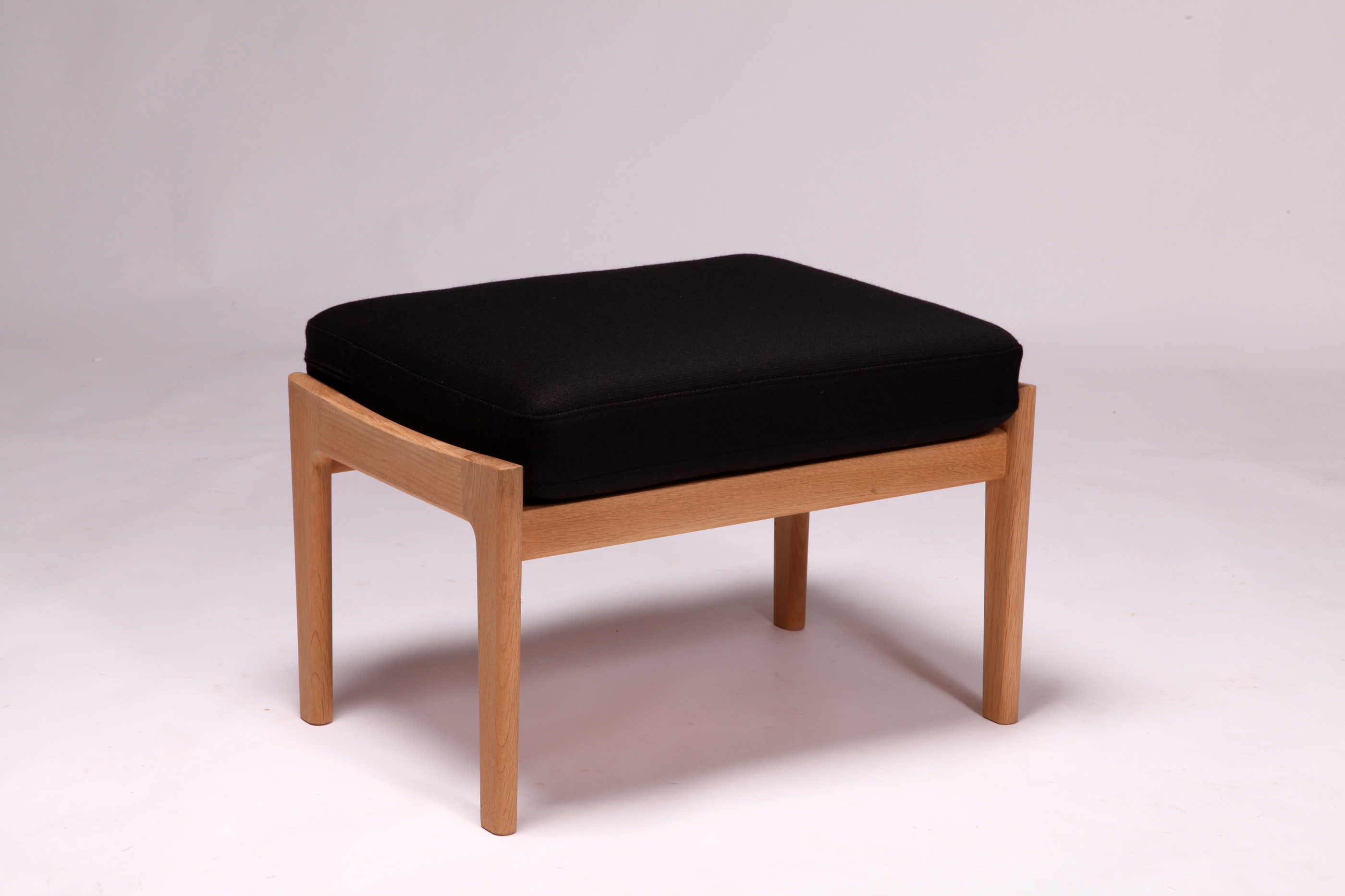 GE265 stool Hans Wegner GETAMA ウェグナー オットマン | Swanky Systems