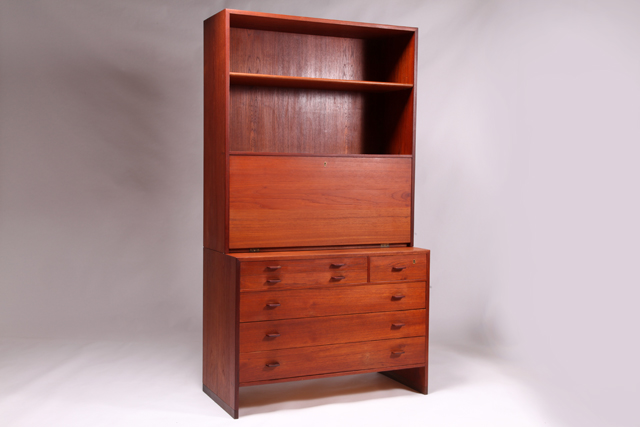 Ry16 cabinet in teak with desk by Hans J. Wegner