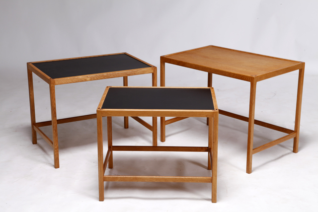 Nesting tables in oak by Kurt Østervig