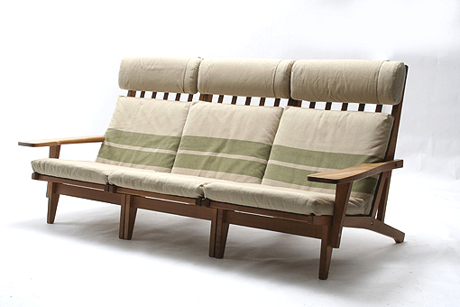 GE-375 by Hans J. Wegner