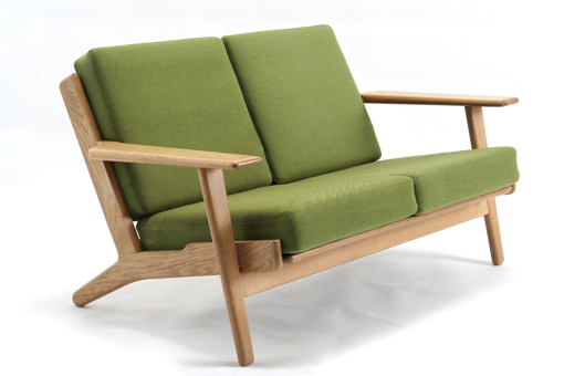 GE-290 by Hans J. Wegner