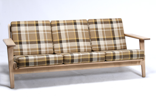 GE290 sofa by Hans J. Wegner