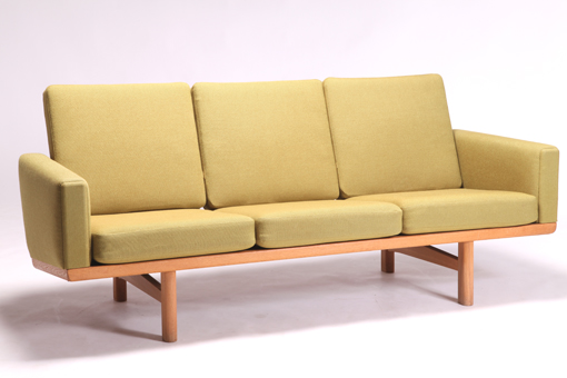 GE236 (small type) by Hans J. Wegner