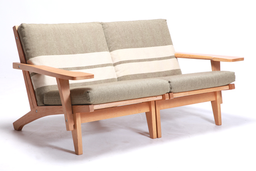 GE370 sofa by Hans J. Wegner