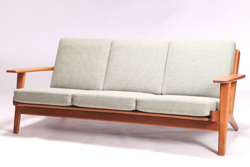 GE2903 sofa by Hans J. Wegner