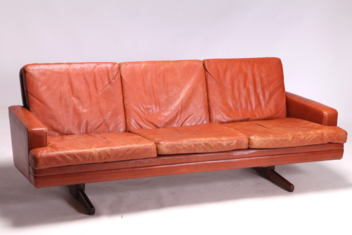 Sofa by Fredrik Kayser