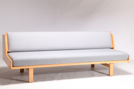 GE258 Daybed by Hans J. Wegner