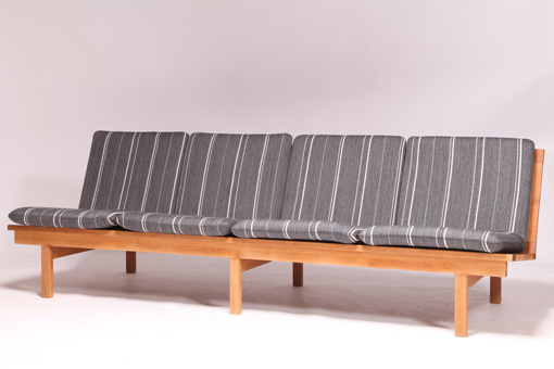 Model 2219 sofa by Børge Mogensen