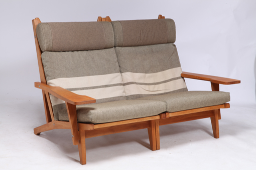GE375 sofa by Hans J. Wegner