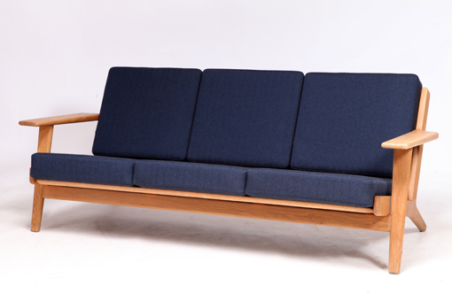 GE290 sofa by Hans J. Wegner