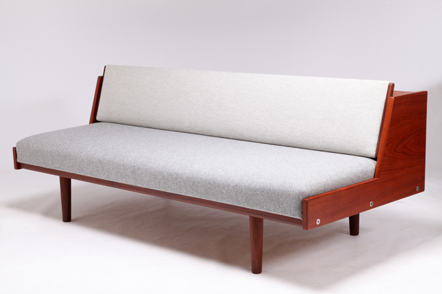 GE258 Daybed in teak by Hans J. Wegner