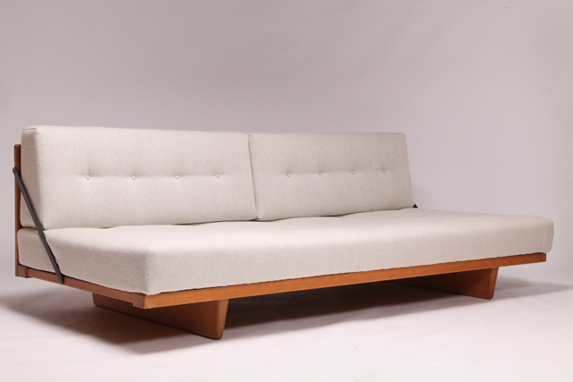 Model 192 daybed in oak by Børge Mogensen