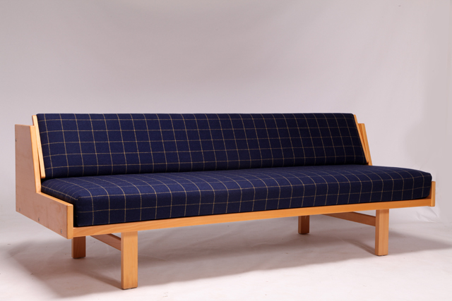 GE258 Daybed in beech by Hans J. Wegner