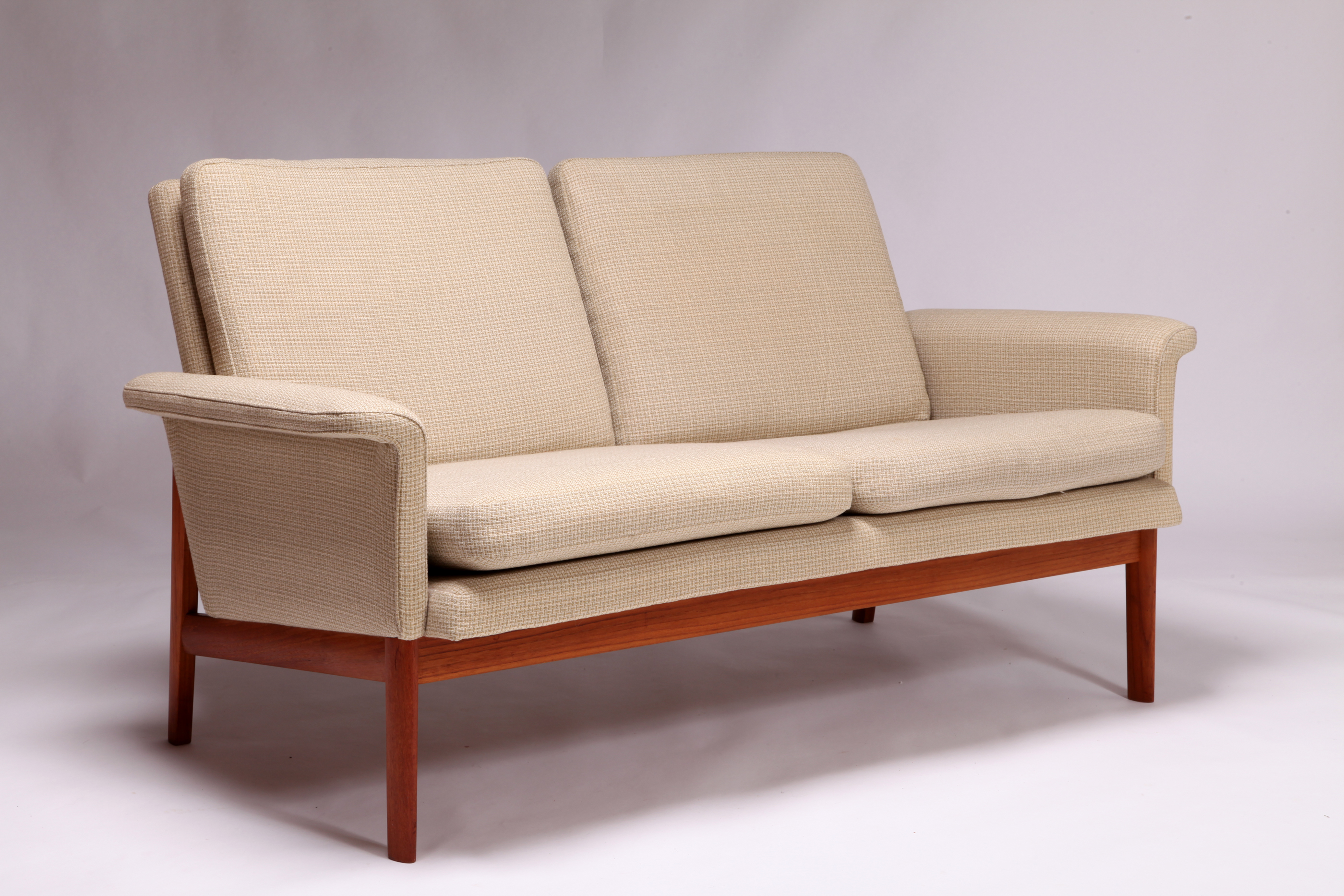 Model 218 Jupiter sofa Finn Juhl フィンユール | Swanky Systems