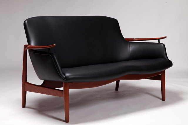 NV53 Settee in teak by Finn Juhl