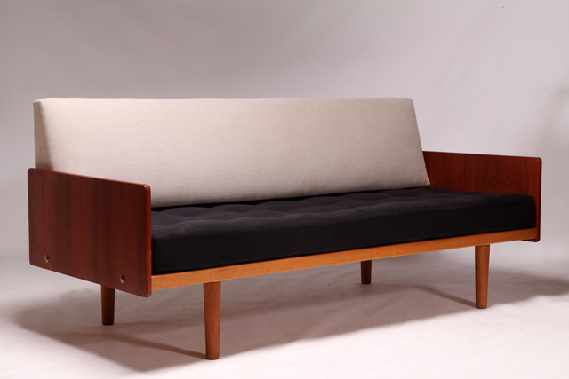 Model G18 Daybed by Ejvind A. Johansson
