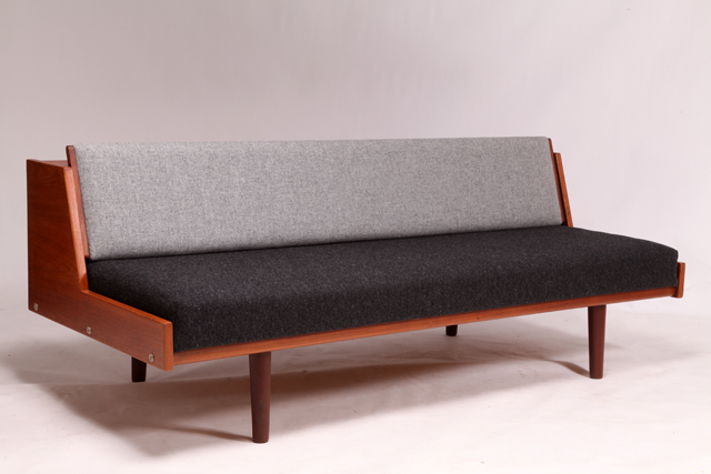 GE258 Daybed in teak by Hans J. Wegner