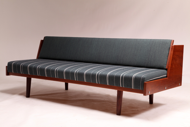 GE258 Daybed in teak by Hans J. Wegner