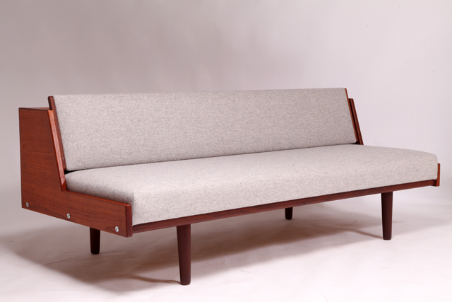 GE258 Daybed in teak by Hans J. Wegner