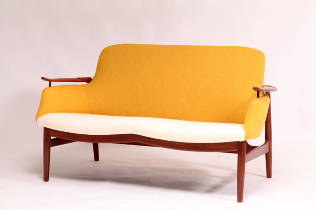 NV53 Settee in teak by Finn Juhl