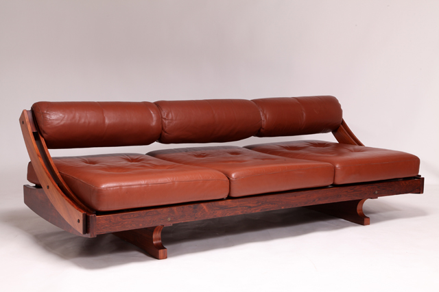 Model GS195 sofa & daybed by Gianni Songia