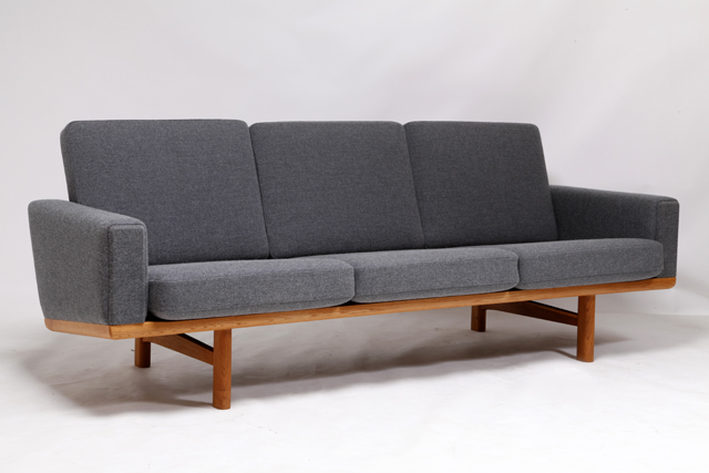 GE236 in oak by Hans J. Wegner