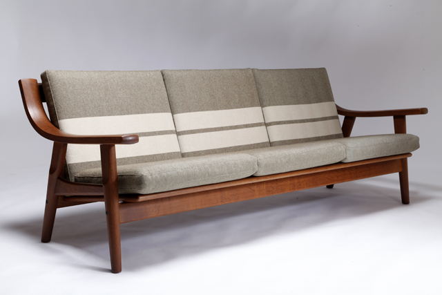 GE530 sofa by Hans J. Wegner