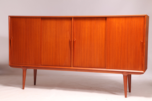 Model 19 sideboard by Gunni Omann