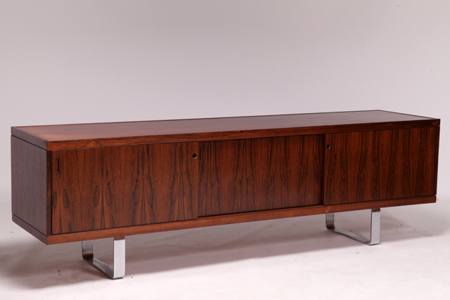 Low sideboard in rosewood by Jørgen Pedersen