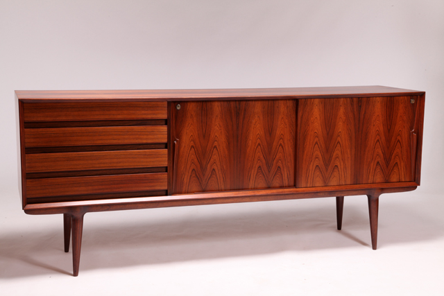 Model 18 sideboard in rosewood by Gunni Omann