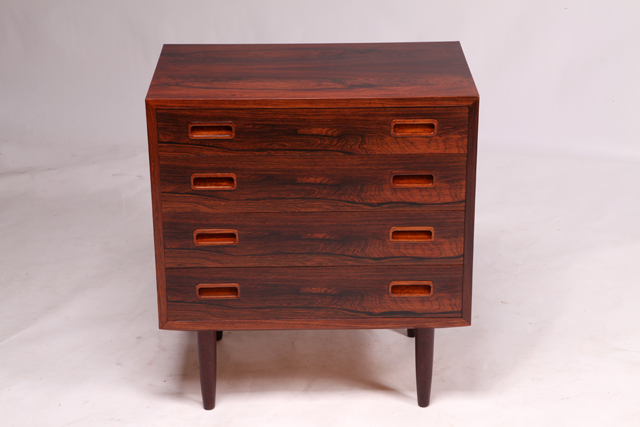 Chest of drawers in rosewood by Carlo Jensen