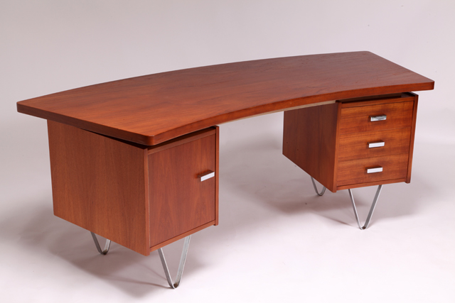 Boomerang executive desk with hairpin legs by Cees Braakman