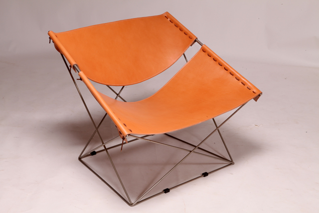 Model F675 butterfly lounge chair by Pierre Paulin