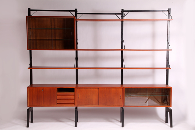 Royal system wall unit by Poul Cadovius