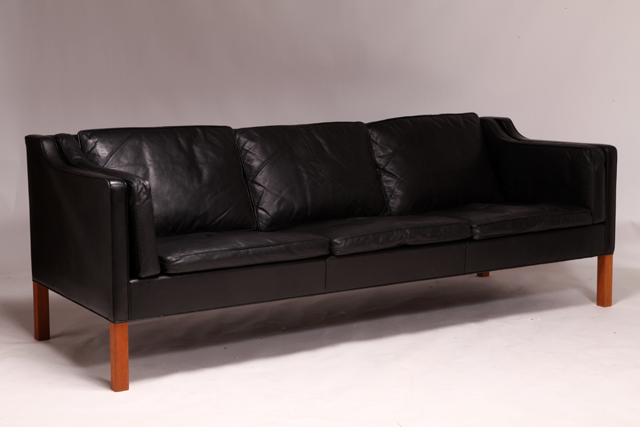 Model 2213 Sofa by Børge Mogensen