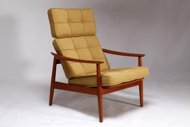 Model FD164 reclining lounge chair by Arne Vodder