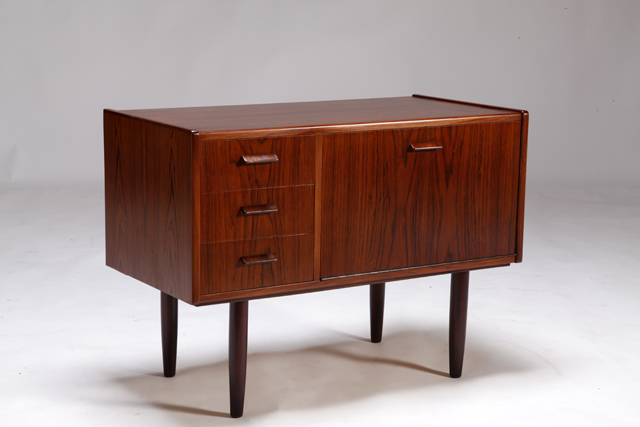 Small cabinet with drawers in rosewood