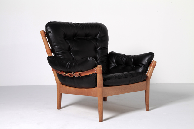 Model 4521 Lounge chair by John Mortensen