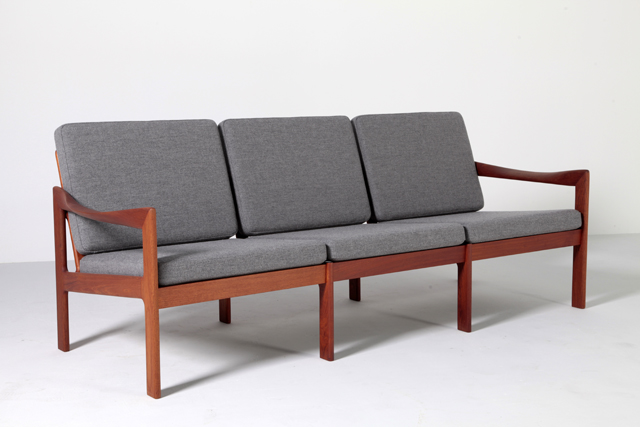 Model 20 sofa in teak by Illum Wikkelsø