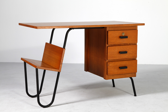 Desk in oak by Jacques Hitier