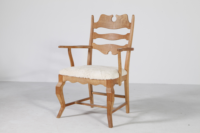 Razor blade dining chair in oak by Henry Kjærnulf