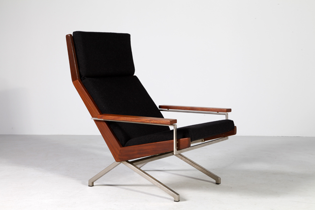 Lotus lounge chair by Rob Parry