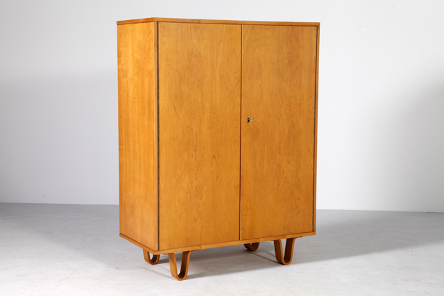 Model CB06 cabinet in birch by Cees Braakman