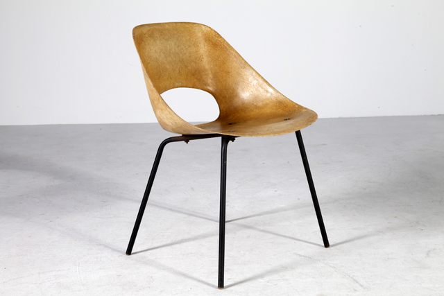 Tonneau Fiberglass Chair by Pierre Guariche