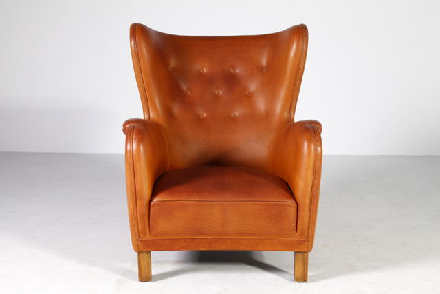 Easy chair with nutwood legs attributed to Peter Hvidt