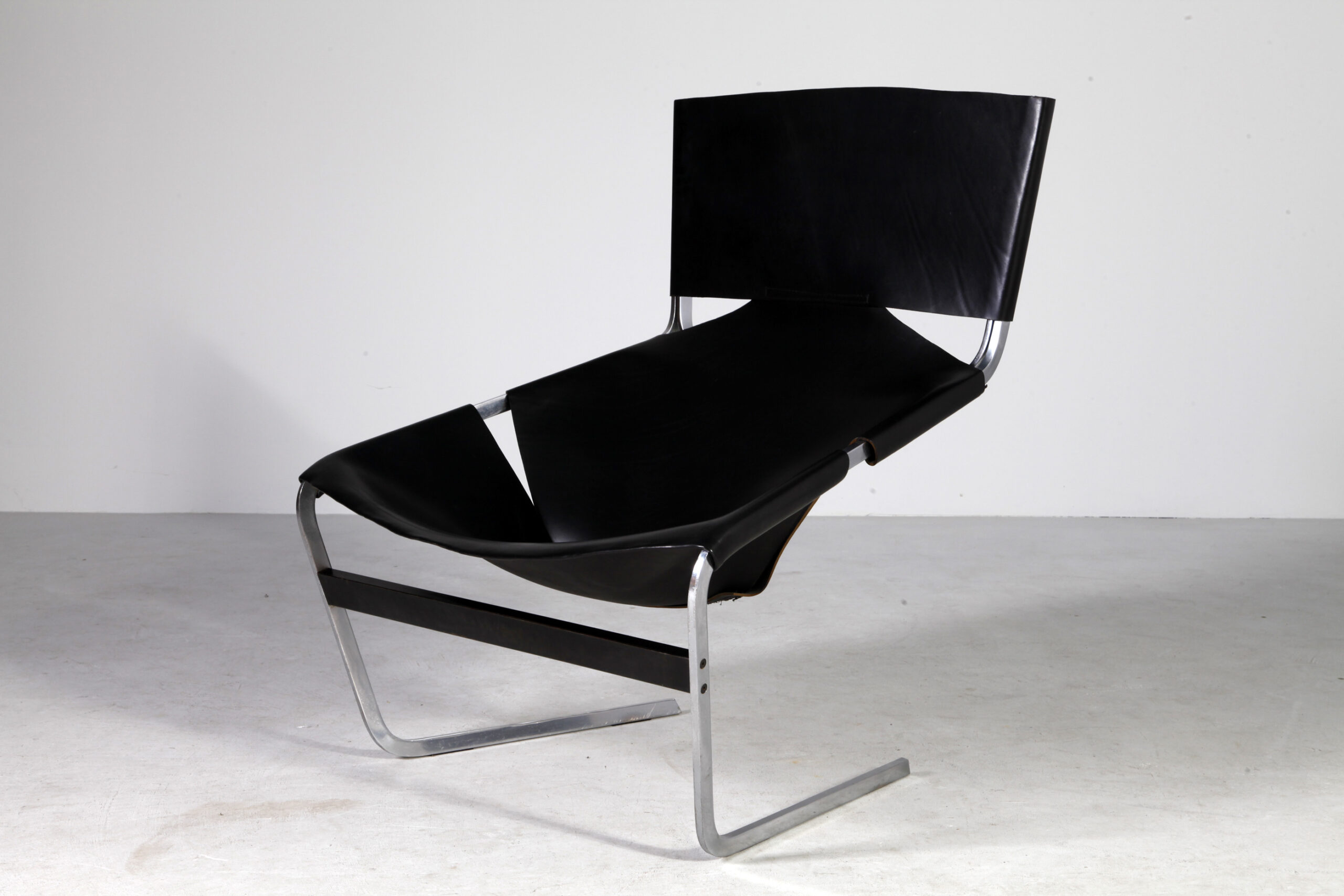 F444 lounge chair by Pierre Paulin | Swanky Systems